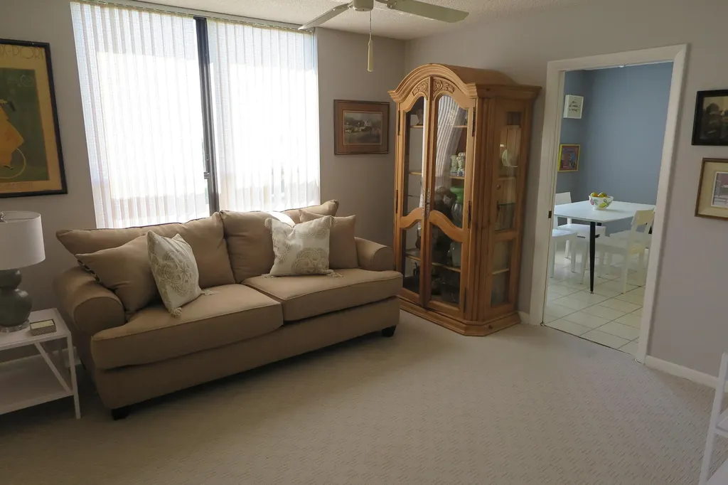 7578 Regency Lake Drive Boca Raton FL 33433