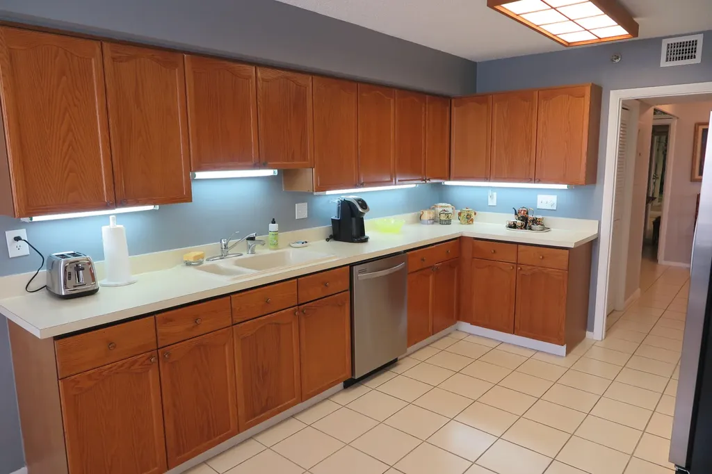 7578 Regency Lake Drive Boca Raton FL 33433