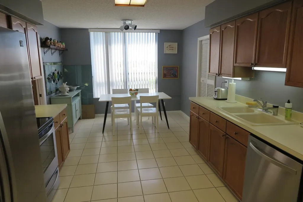 7578 Regency Lake Drive Boca Raton FL 33433