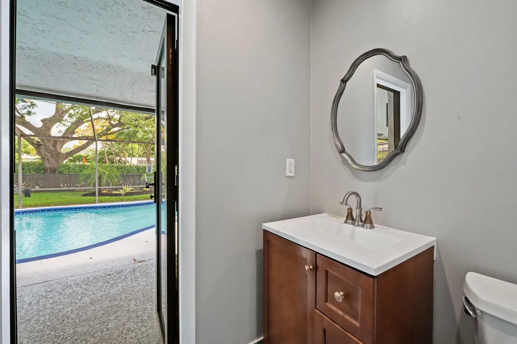 9077 NW 49th Place Coral Springs FL 33067