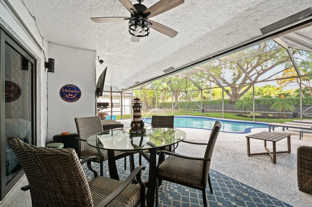 9077 NW 49th Place Coral Springs FL 33067