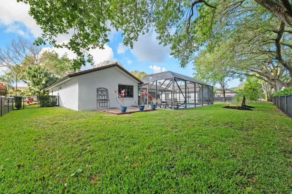9077 NW 49th Place Coral Springs FL 33067