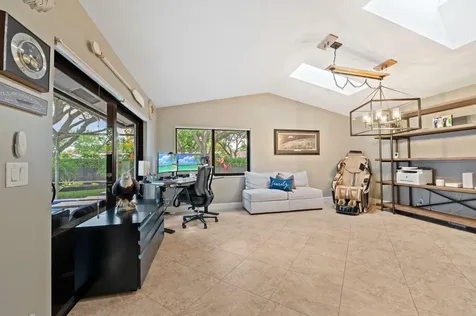 9077 NW 49th Place Coral Springs FL 33067