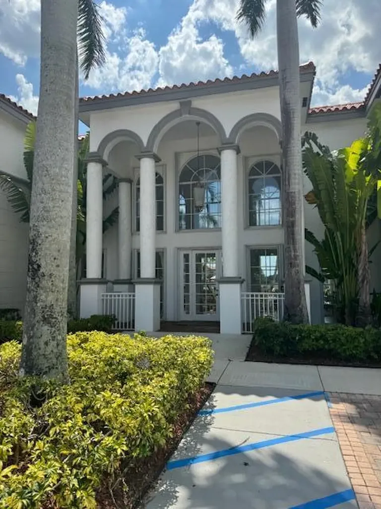 11019 Legacy Lane Palm Beach Gardens FL 33410
