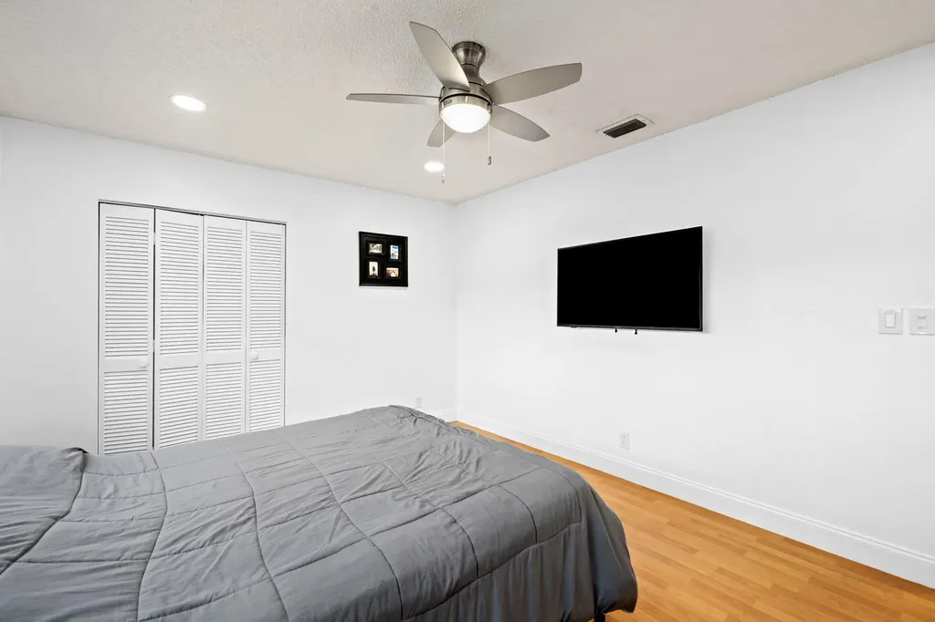 5500 SW 111th Terrace Davie FL 33328