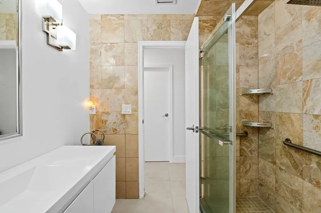 5500 SW 111th Terrace Davie FL 33328