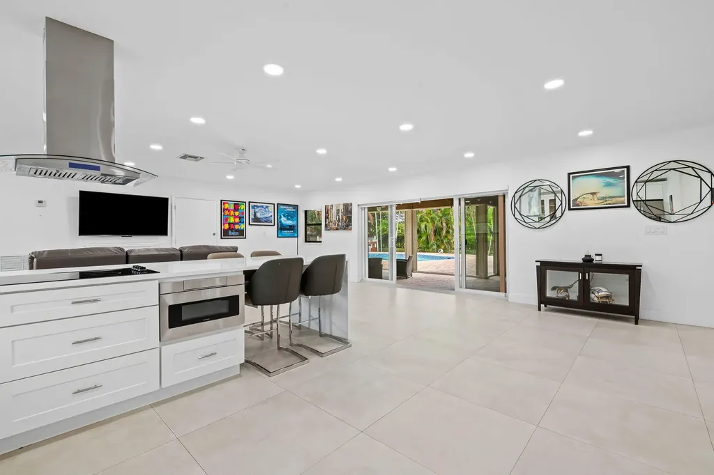 5500 SW 111th Terrace Davie FL 33328