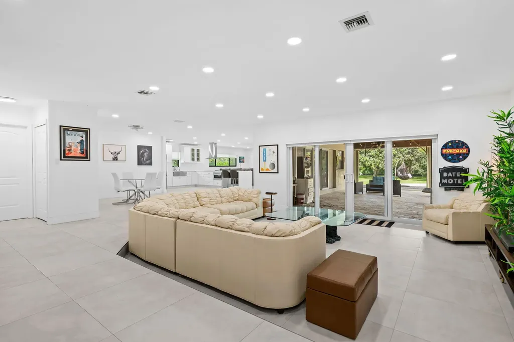 5500 SW 111th Terrace Davie FL 33328