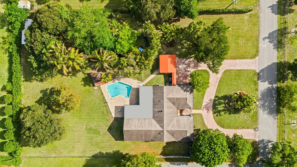 5500 SW 111th Terrace Davie FL 33328