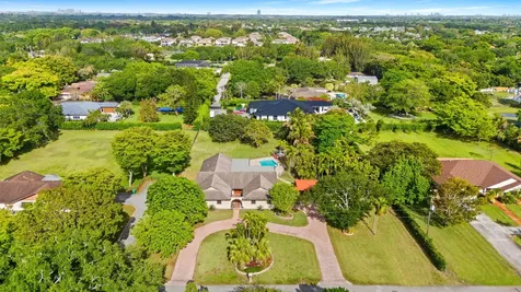 5500 SW 111th Terrace Davie FL 33328