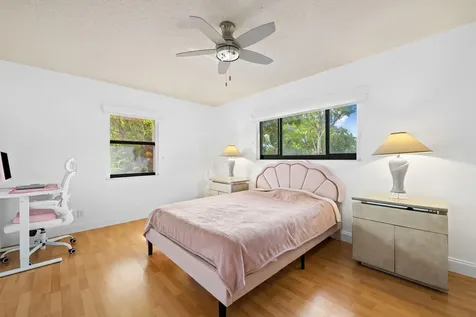 5500 SW 111th Terrace Davie FL 33328