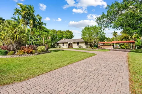 5500 SW 111th Terrace Davie FL 33328