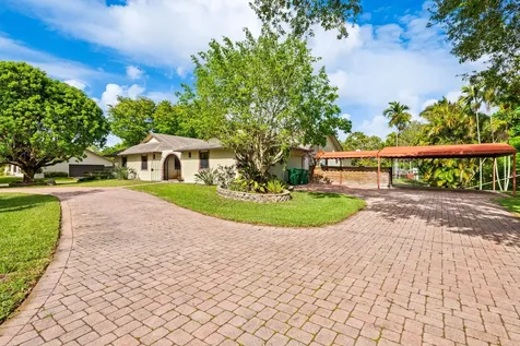 5500 SW 111th Terrace Davie FL 33328