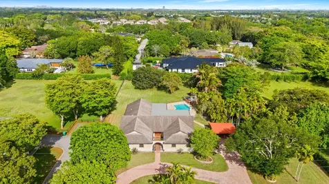 5500 SW 111th Terrace Davie FL 33328
