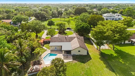 5500 SW 111th Terrace Davie FL 33328