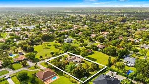 5500 SW 111th Terrace Davie FL 33328