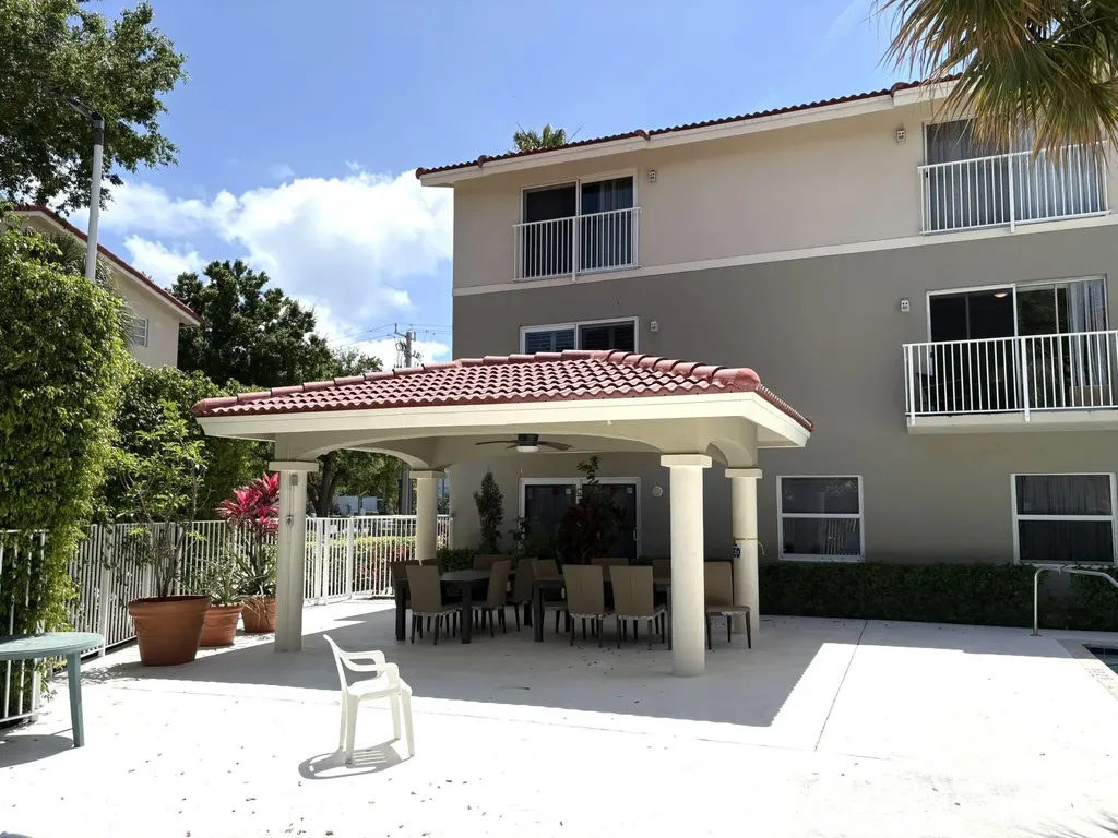 2501 NE 14th Street Pompano Beach FL 33062