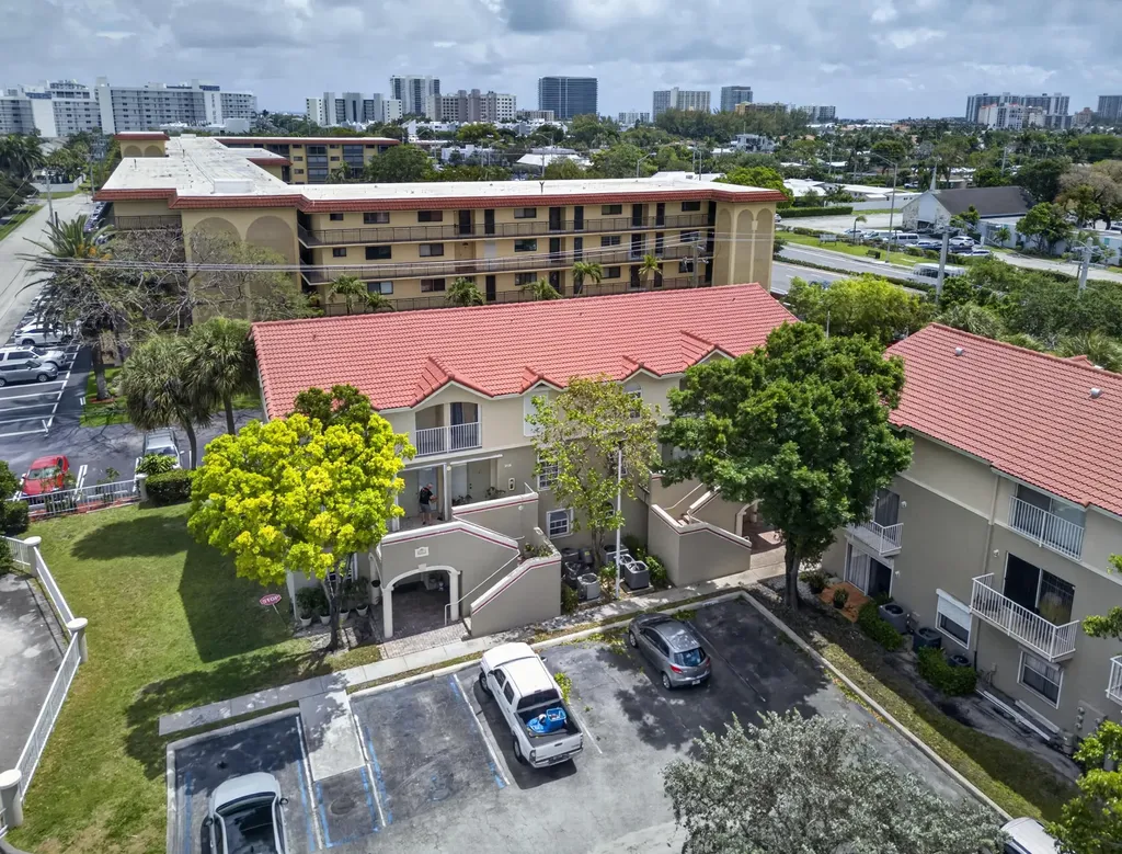 2501 NE 14th Street Pompano Beach FL 33062
