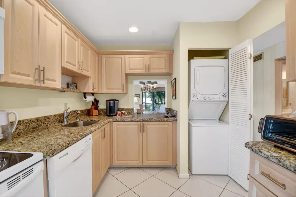 10 Southport Lane Boynton Beach FL 33436