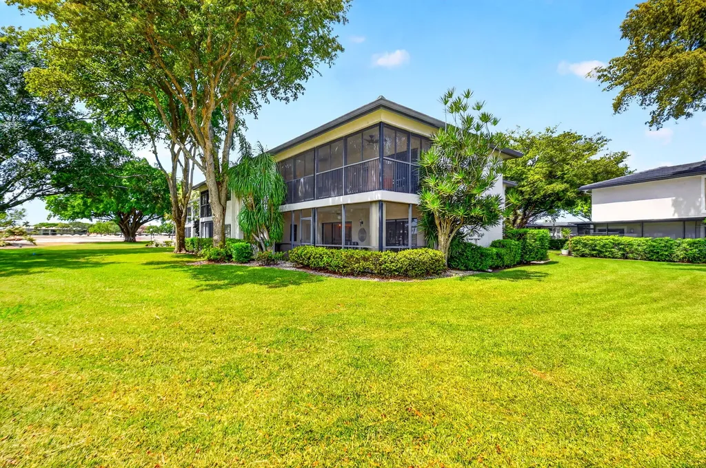10 Southport Lane Boynton Beach FL 33436