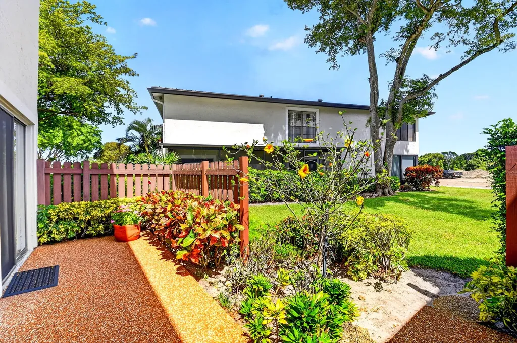 10 Southport Lane Boynton Beach FL 33436