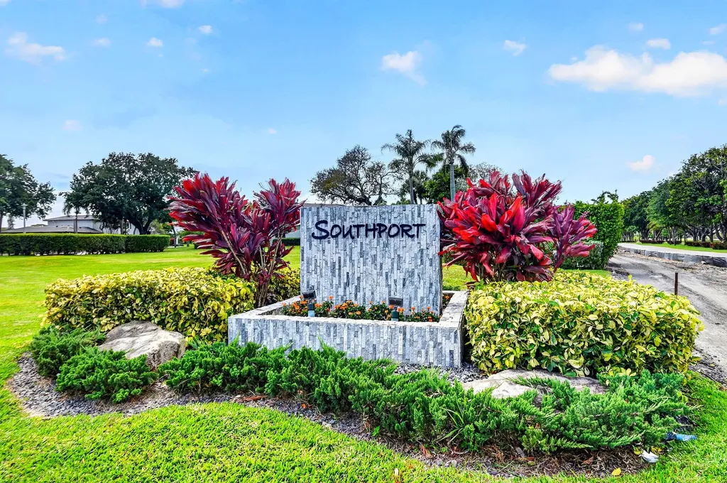 10 Southport Lane Boynton Beach FL 33436