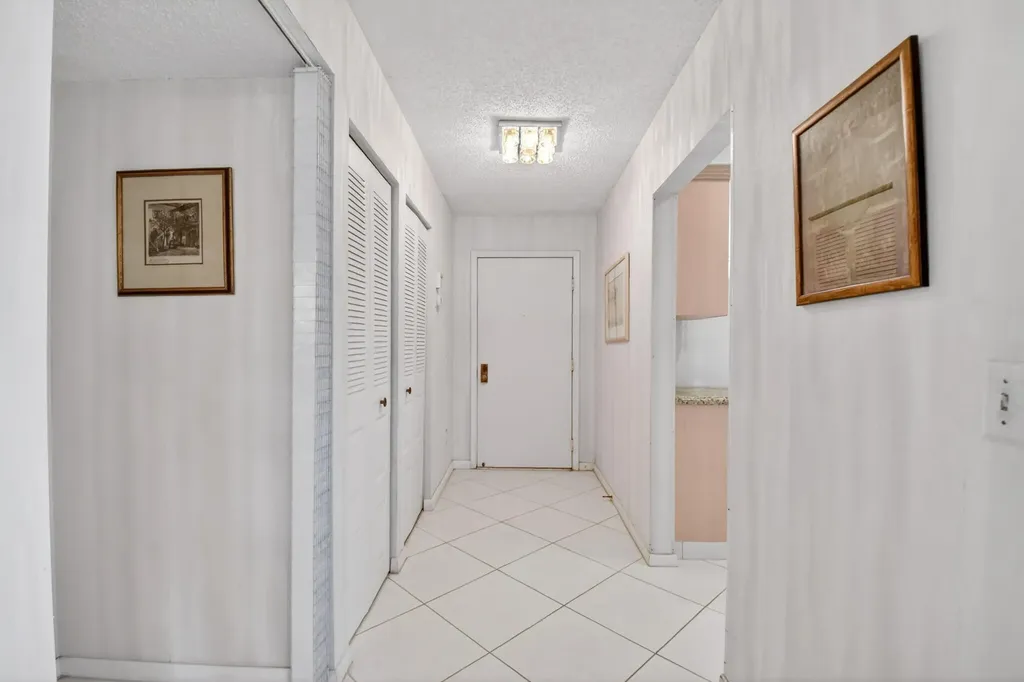 10 Southport Lane Boynton Beach FL 33436