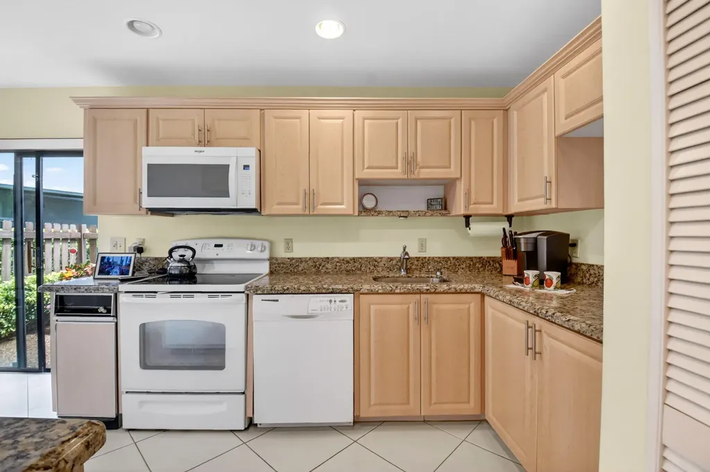10 Southport Lane Boynton Beach FL 33436