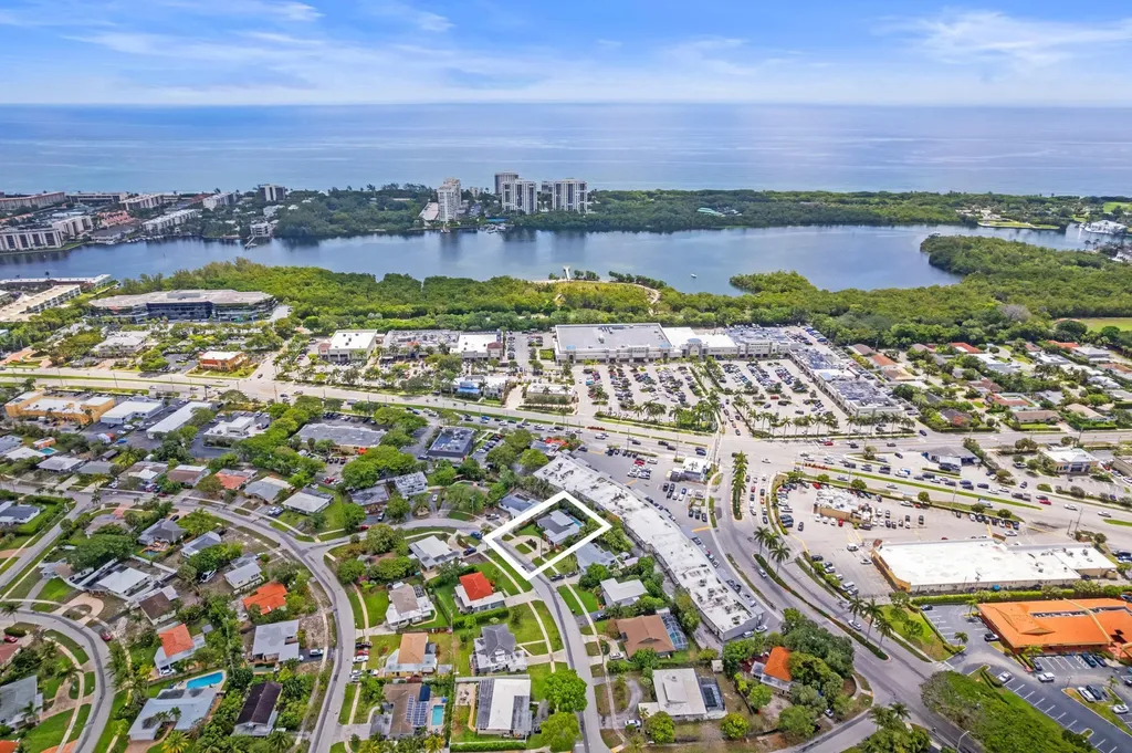 450 NE 5th Circle Boca Raton FL 33431
