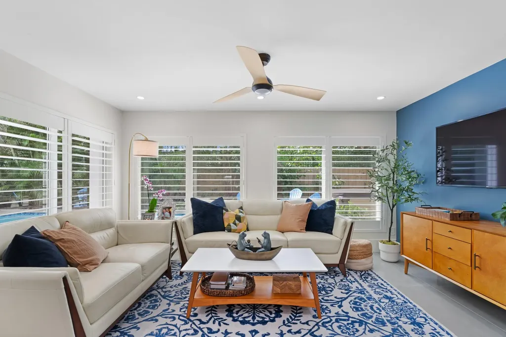 450 NE 5th Circle Boca Raton FL 33431