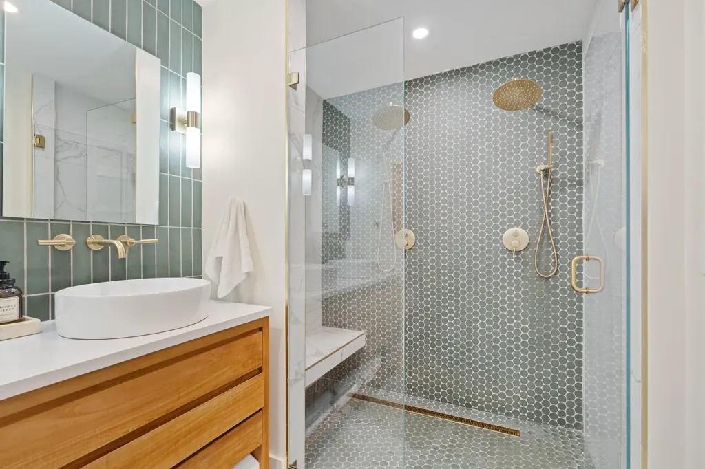 450 NE 5th Circle Boca Raton FL 33431