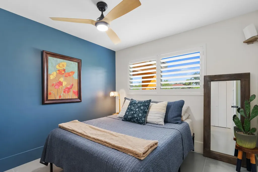 450 NE 5th Circle Boca Raton FL 33431