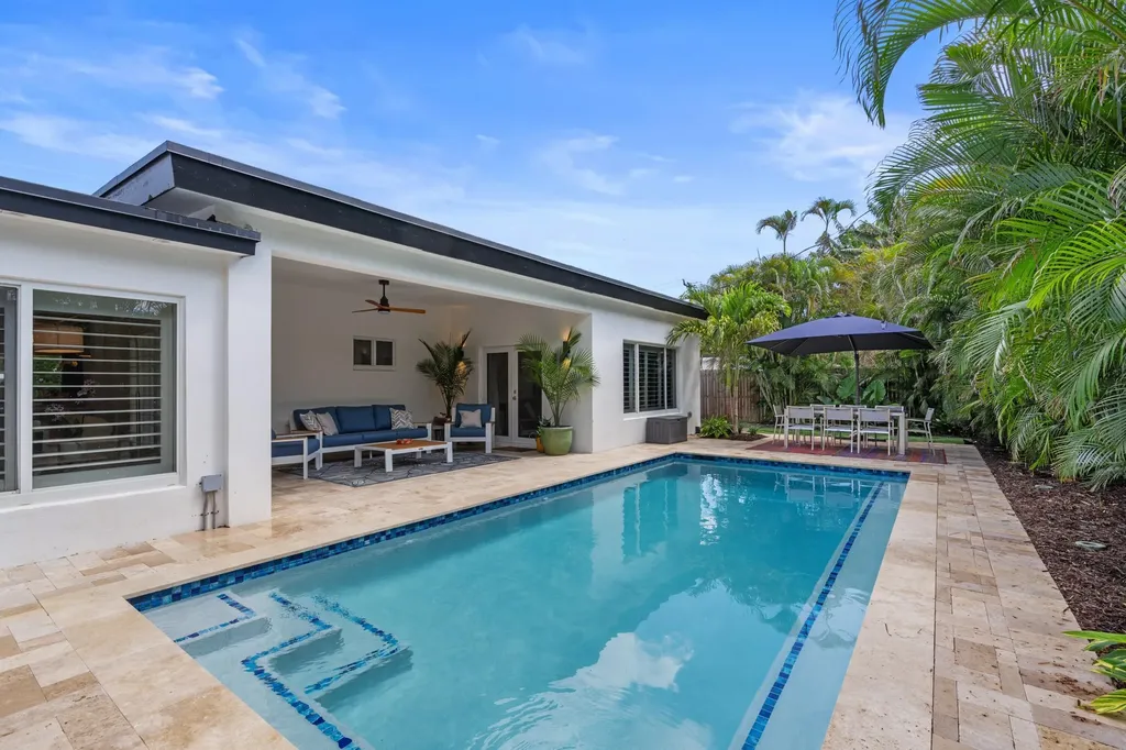 450 NE 5th Circle Boca Raton FL 33431