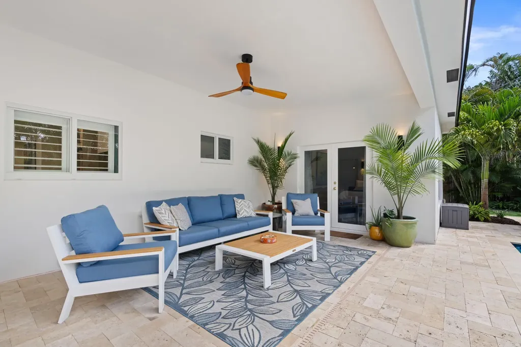 450 NE 5th Circle Boca Raton FL 33431