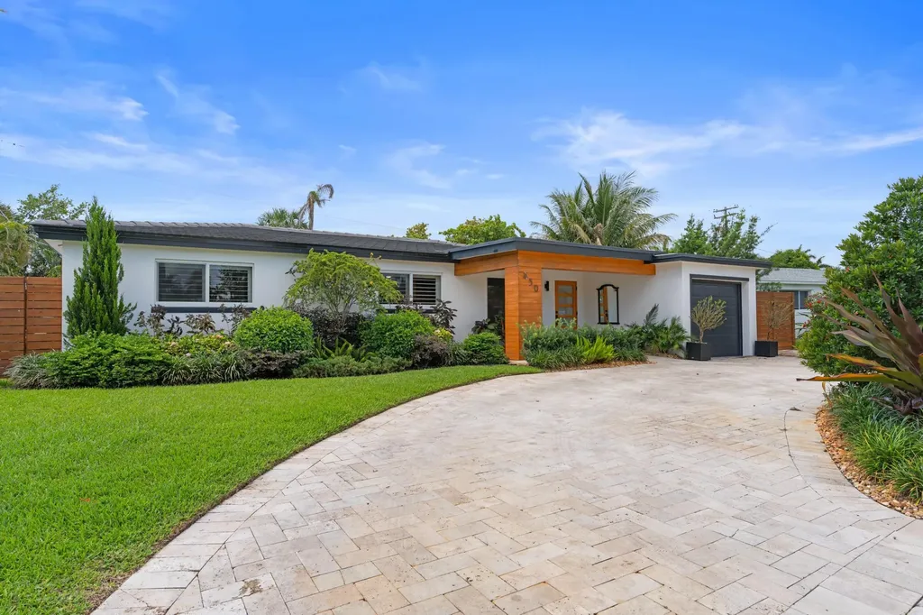 450 NE 5th Circle Boca Raton FL 33431