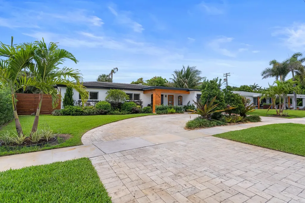 450 NE 5th Circle Boca Raton FL 33431