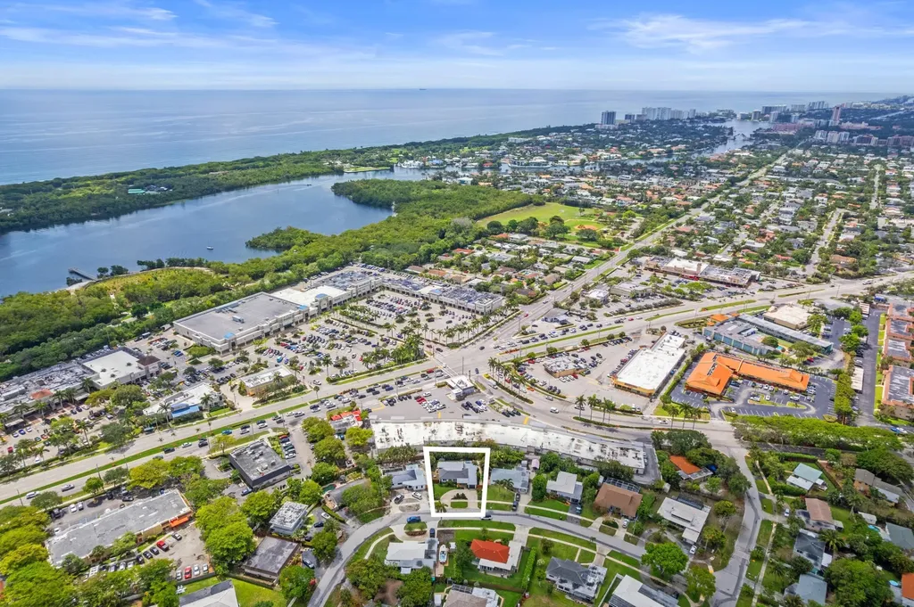 450 NE 5th Circle Boca Raton FL 33431