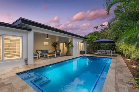 450 NE 5th Circle Boca Raton FL 33431
