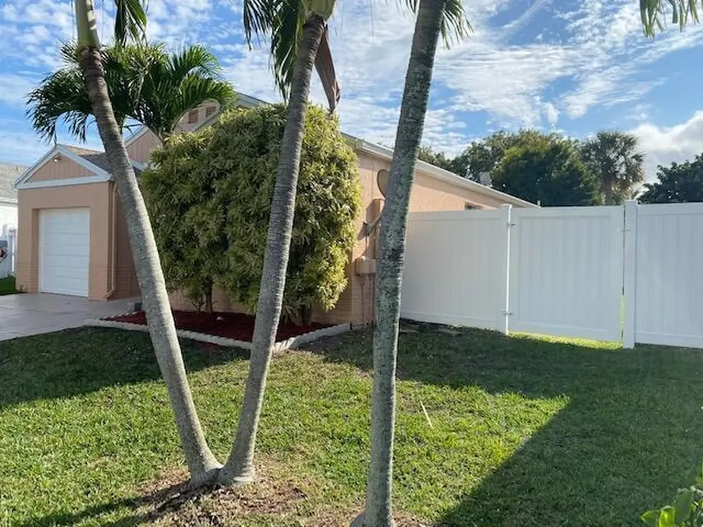 41 Buxton Lane Boynton Beach FL 33426