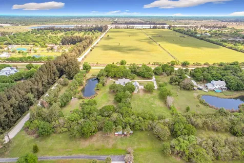 2135 55TH Avenue SW Vero Beach FL 32968