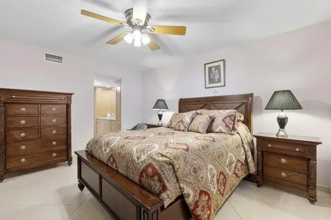 4270 NW 40th Street Lauderdale Lakes FL 33319