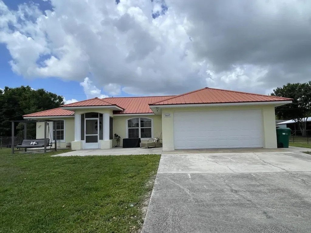 3897 NW 22nd Avenue Okeechobee FL 34972