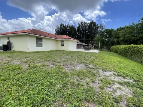 3897 NW 22nd Avenue Okeechobee FL 34972