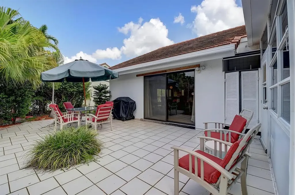 9565 El Clair Ranch Road Boynton Beach FL 33437