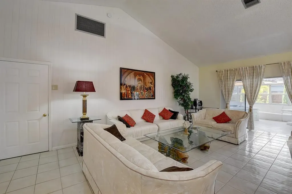 9565 El Clair Ranch Road Boynton Beach FL 33437