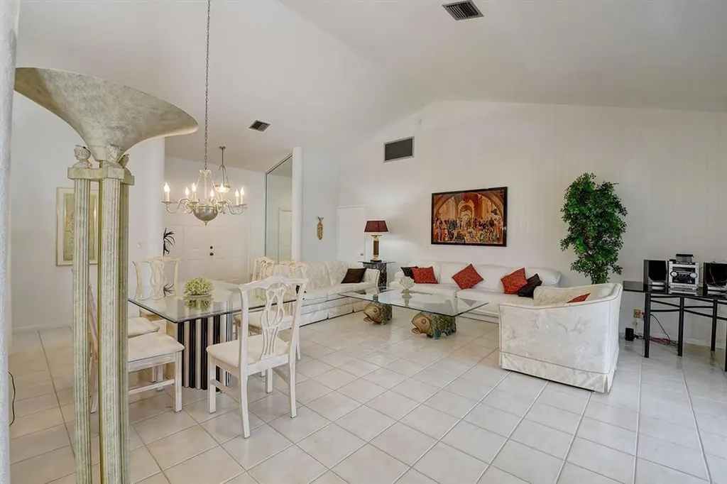 9565 El Clair Ranch Road Boynton Beach FL 33437