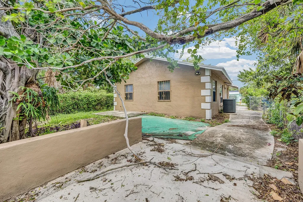 336 NE 12th Avenue Boynton Beach FL 33435