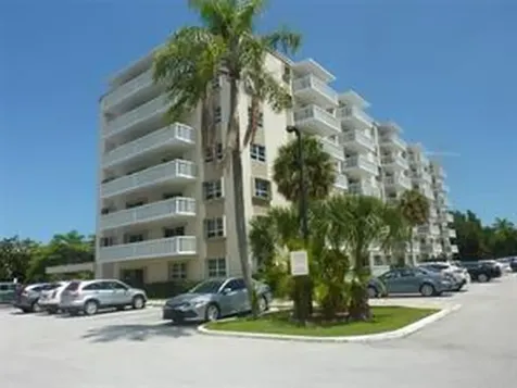 1831 NE 38th Street Oakland Park FL 33308