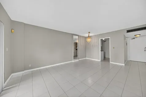 1831 NE 38th Street Oakland Park FL 33308