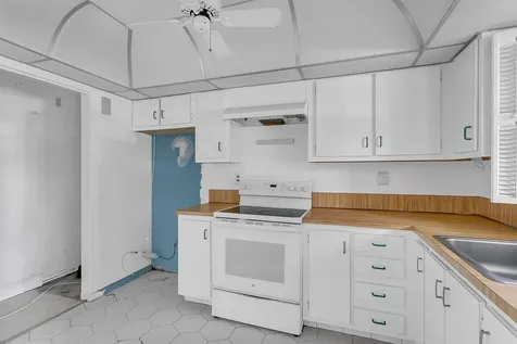 5860 NW 44th Street Lauderhill FL 33319
